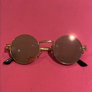 Mirrored sunglasses